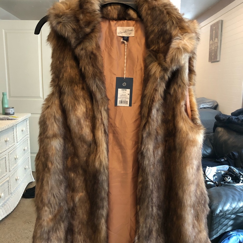 Universal Thread Faux Fur Vest